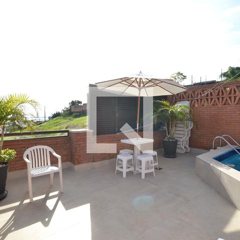 Casa de condomínio à venda com 363m², 3 quartos e 4 vagasPiscina