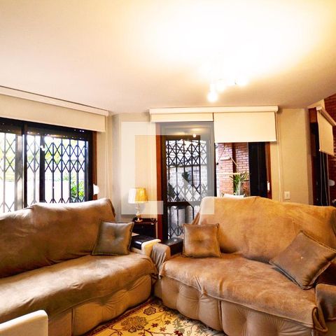 Casa de condomínio à venda com 363m², 3 quartos e 4 vagasSala de TV