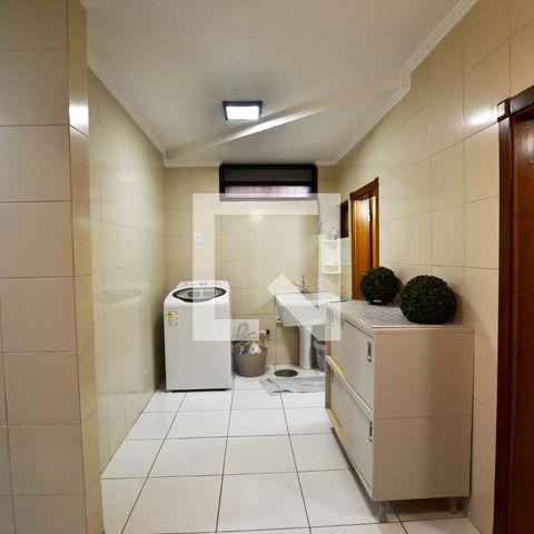 Casa de condomínio à venda com 363m², 3 quartos e 4 vagasÁrea de Serviço