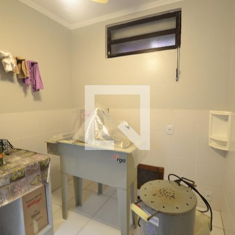 Casa de condomínio à venda com 363m², 3 quartos e 4 vagasQuarto de Serviço 2