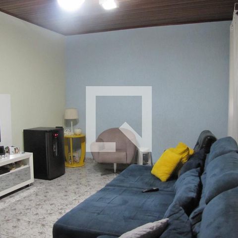 Casa à venda com 240m², 4 quartos e 4 vagasSala