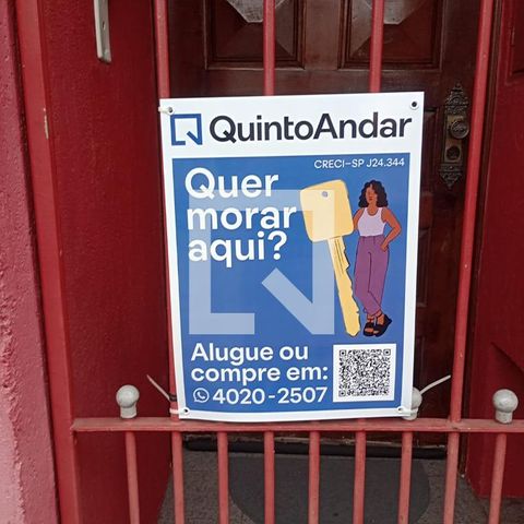 Casa à venda com 240m², 4 quartos e 4 vagasFachada