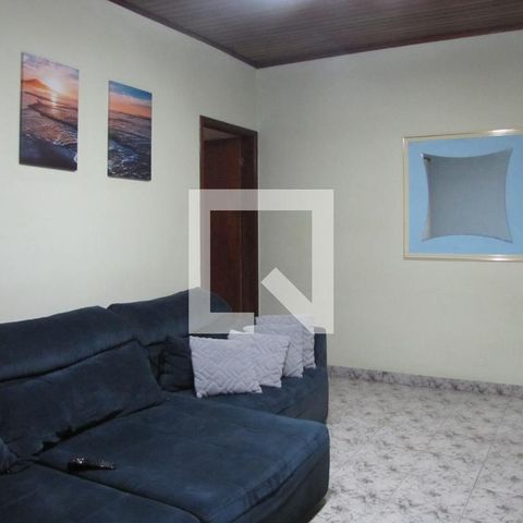 Casa à venda com 240m², 4 quartos e 4 vagasSala