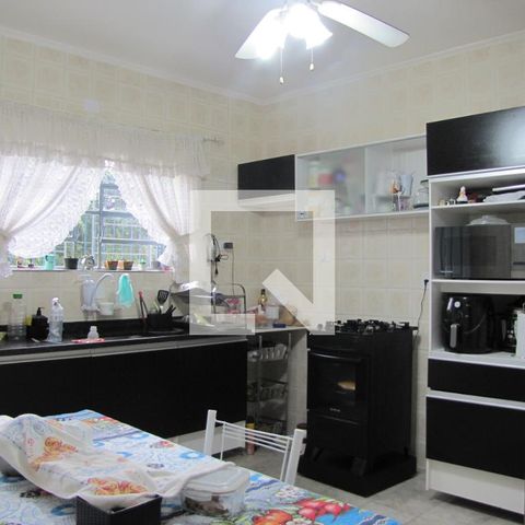 Casa à venda com 240m², 4 quartos e 4 vagasCozinha
