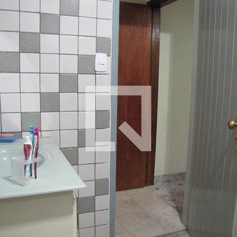 Casa à venda com 240m², 4 quartos e 4 vagasBanheiro