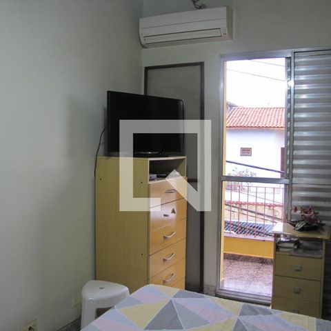 Casa à venda com 240m², 4 quartos e 4 vagasSuíte