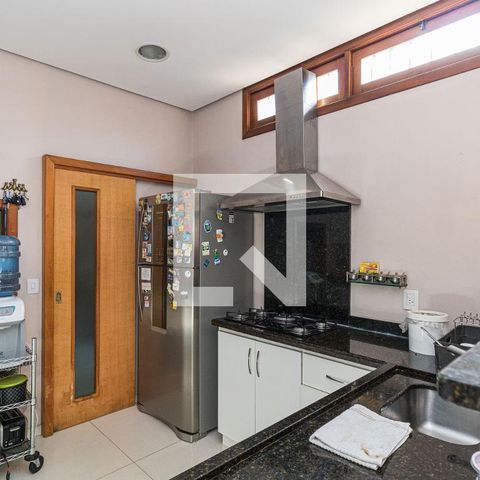 Casa para alugar com 300m², 3 quartos e 5 vagasCozinha