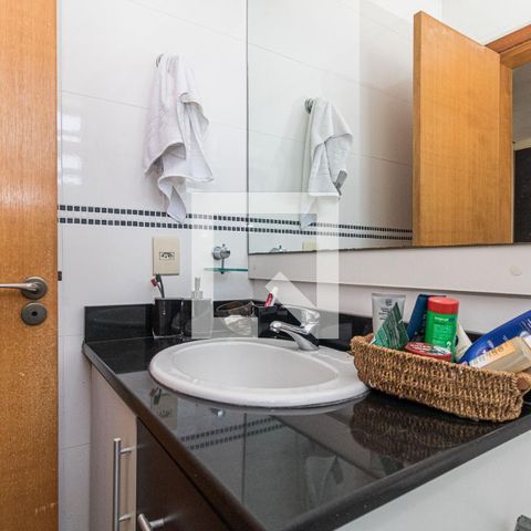 Casa para alugar com 300m², 3 quartos e 5 vagasBanheiro da Suíte 2