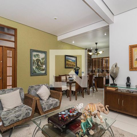 Casa para alugar com 300m², 3 quartos e 5 vagasSala
