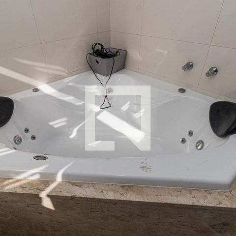 Casa para alugar com 300m², 3 quartos e 5 vagasBanheiro da Suíte 1