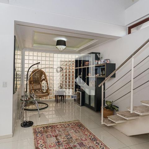 Casa para alugar com 300m², 3 quartos e 5 vagasSala