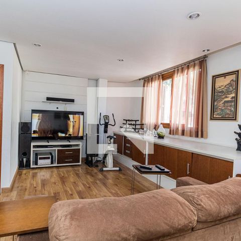 Casa para alugar com 300m², 3 quartos e 5 vagasSala de TV