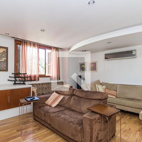 Casa para alugar com 300m², 3 quartos e 5 vagasSala de TV