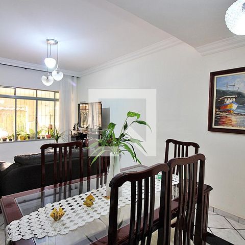 Casa à venda com 175m², 3 quartos e 2 vagasSala