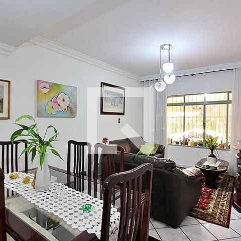 Casa à venda com 175m², 3 quartos e 2 vagasSala