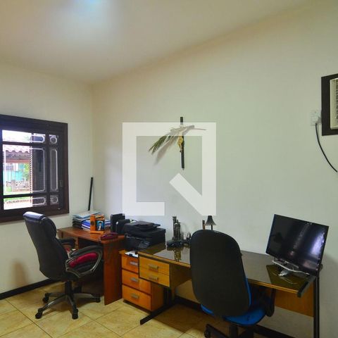 Casa à venda com 239m², 6 quartos e 2 vagasCasa 1 - Quarto 1