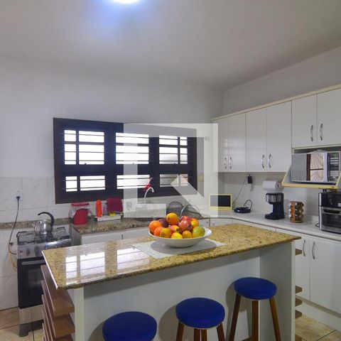 Casa à venda com 239m², 6 quartos e 2 vagasCasa 1 - Cozinha