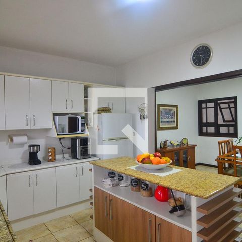 Casa à venda com 239m², 6 quartos e 2 vagasCasa 1 - Cozinha