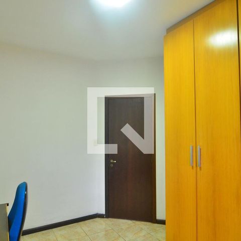 Casa à venda com 239m², 6 quartos e 2 vagasCasa 1 - Quarto 1