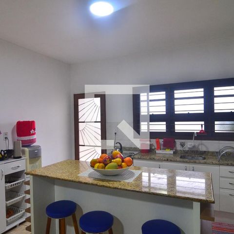 Casa à venda com 239m², 6 quartos e 2 vagasCasa 1 - Cozinha