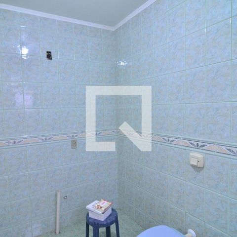 Casa à venda com 239m², 6 quartos e 2 vagasCasa 2 - Banheiro Suíte