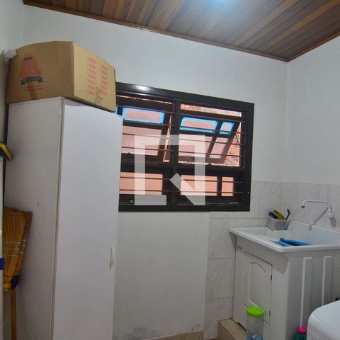 Casa à venda com 239m², 6 quartos e 2 vagasCasa 1 - Área de serviço