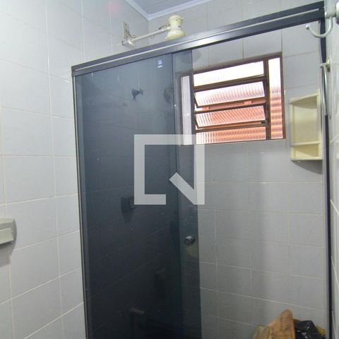 Casa à venda com 239m², 6 quartos e 2 vagasCasa 3 - Banheiro