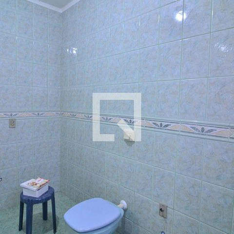 Casa à venda com 239m², 6 quartos e 2 vagasCasa 2 - Banheiro Suíte