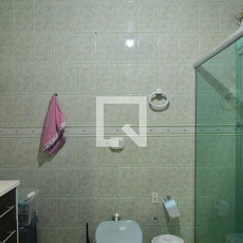 Casa à venda com 239m², 6 quartos e 2 vagasCasa 1 - Banheiro Suíte