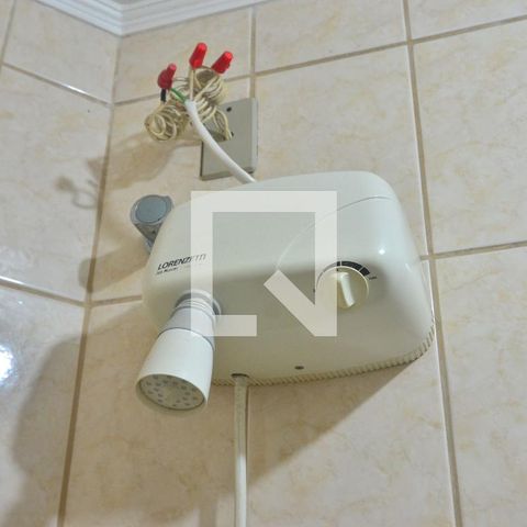 Casa à venda com 239m², 6 quartos e 2 vagasCasa 1 - Banheiro Social