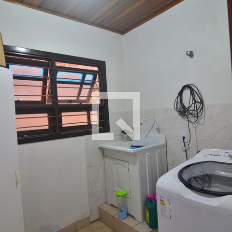 Casa à venda com 239m², 6 quartos e 2 vagasCasa 1 - Área de serviço