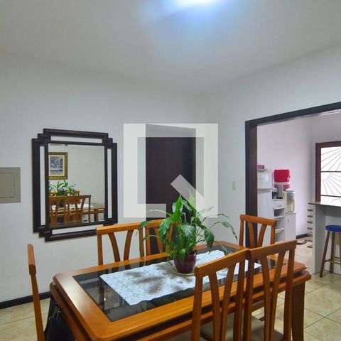 Casa à venda com 239m², 6 quartos e 2 vagasCasa 1 - Sala de jantar