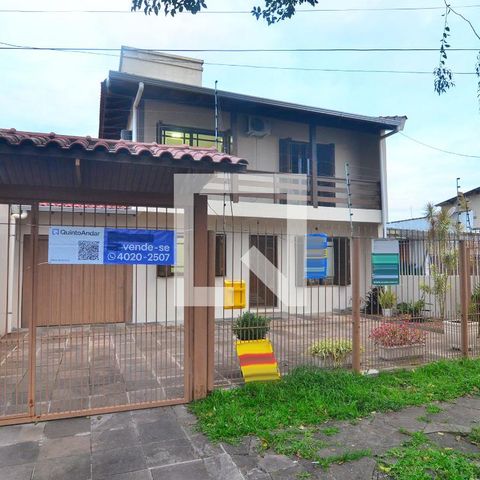 Casa à venda com 239m², 6 quartos e 2 vagasFachada