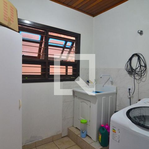 Casa à venda com 239m², 6 quartos e 2 vagasCasa 1 - Área de serviço