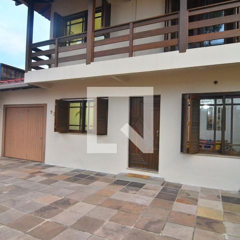 Casa à venda com 239m², 6 quartos e 2 vagasPátio