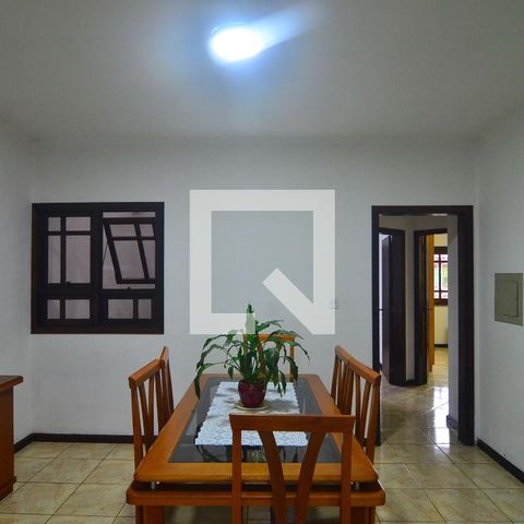 Casa à venda com 239m², 6 quartos e 2 vagasCasa 1 - Sala de jantar