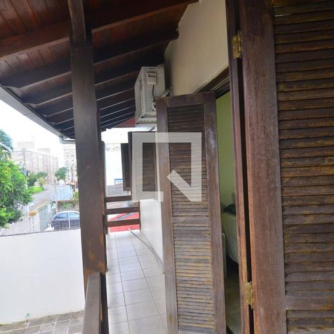 Casa à venda com 239m², 6 quartos e 2 vagasCasa 2 - Sacada