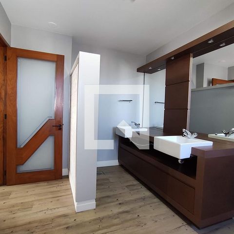 Apartamento à venda com 540m², 4 quartos e 4 vagasBanheiro 2º andar