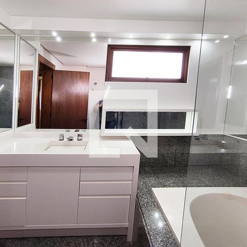 Apartamento à venda com 540m², 4 quartos e 4 vagasBanheiro da Suíte