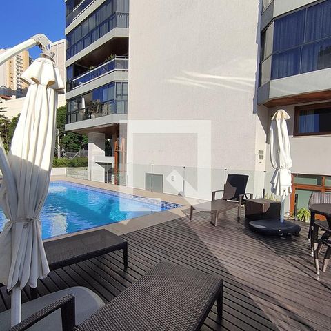 Apartamento à venda com 540m², 4 quartos e 4 vagasÁrea comum - Piscina