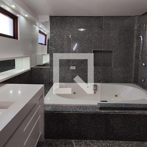 Apartamento à venda com 540m², 4 quartos e 4 vagasBanheiro da Suíte