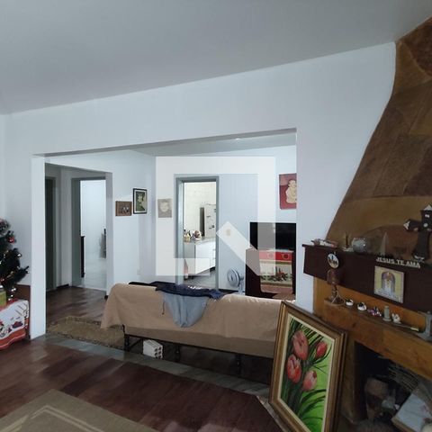 Casa à venda com 154m², 3 quartos e 3 vagasSala
