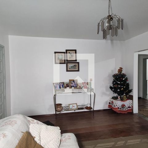 Casa à venda com 154m², 3 quartos e 3 vagasSala