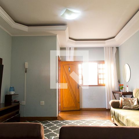 Casa à venda com 237m², 4 quartos e 4 vagasSala