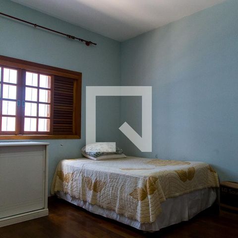 Casa à venda com 237m², 4 quartos e 4 vagasQuarto 2