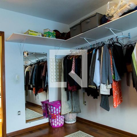 Casa à venda com 237m², 4 quartos e 4 vagasCloset