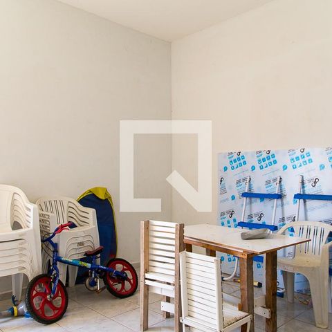 Casa à venda com 237m², 4 quartos e 4 vagasQuarto de Serviço