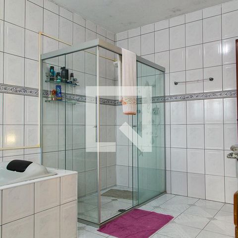 Casa à venda com 237m², 4 quartos e 4 vagasBanheiro da Suíte