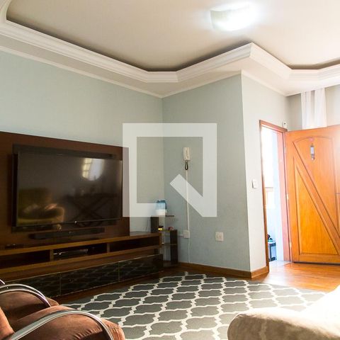 Casa à venda com 237m², 4 quartos e 4 vagasSala