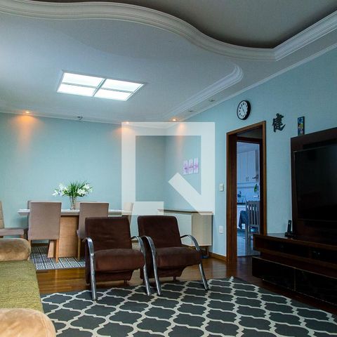 Casa à venda com 237m², 4 quartos e 4 vagasSala